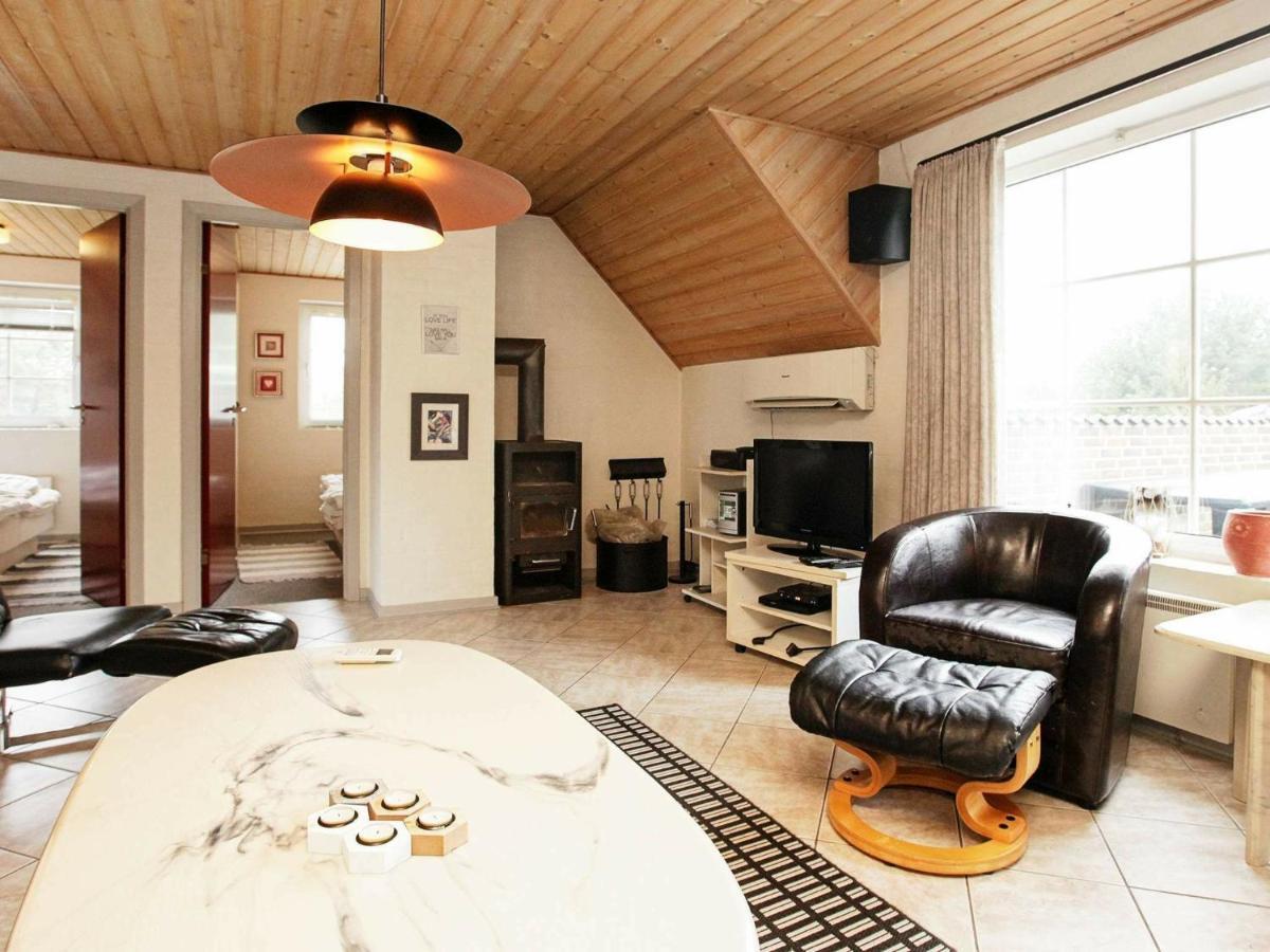 10 Person Holiday Home In Bl Vand Blavand Room photo